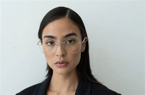 rimless glasses pros and cons.